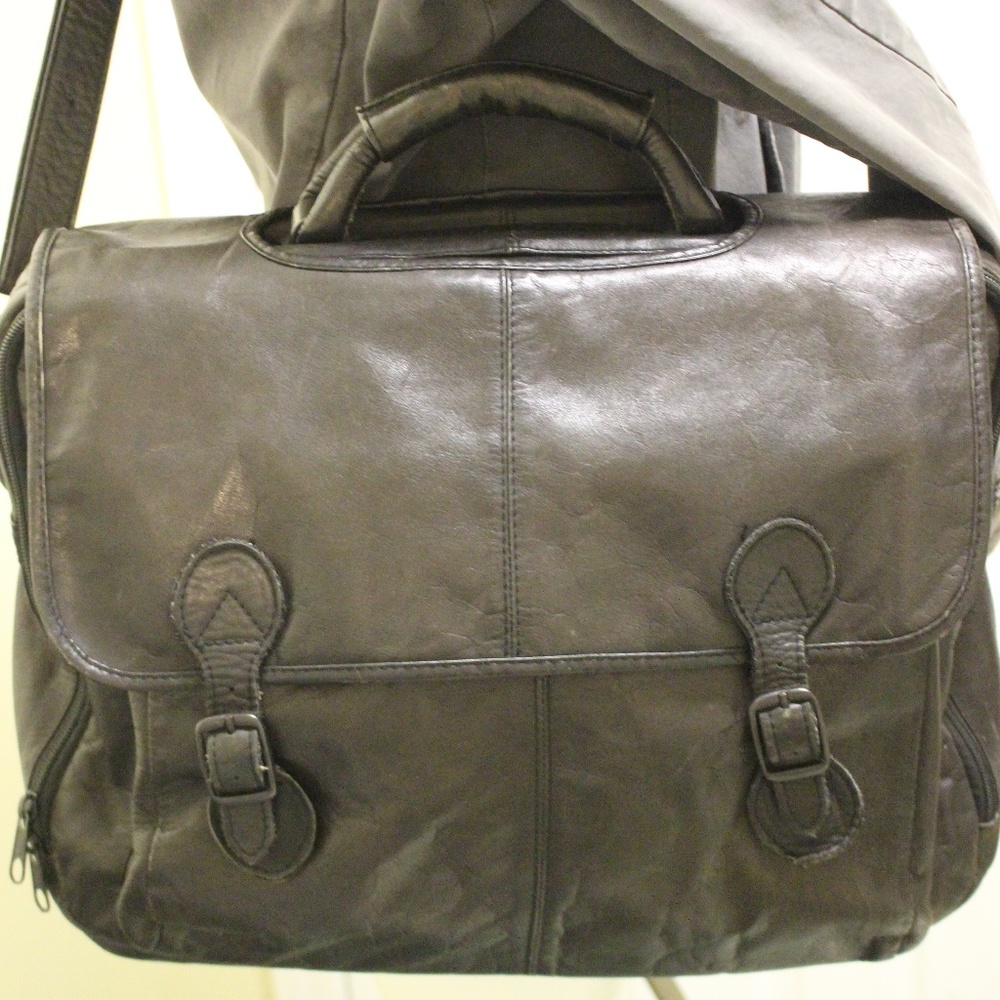 Vintage Leather Colombian Messenger Bag - Black